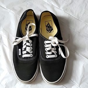Vans authentic black sneaker Size 8.5 hardly worn